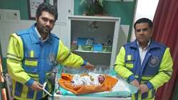 نوزاد دختری در داخل آمبولانس پا به عرصه حیات گذاشت
